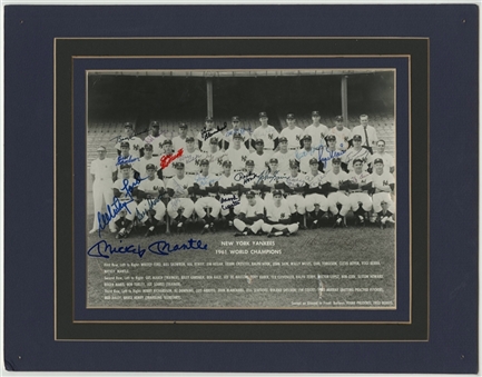 1961 New York Yankees Team Signed 8x10 Photo With 26 Signatures Including Mantle & Maris (PSA/DNA)